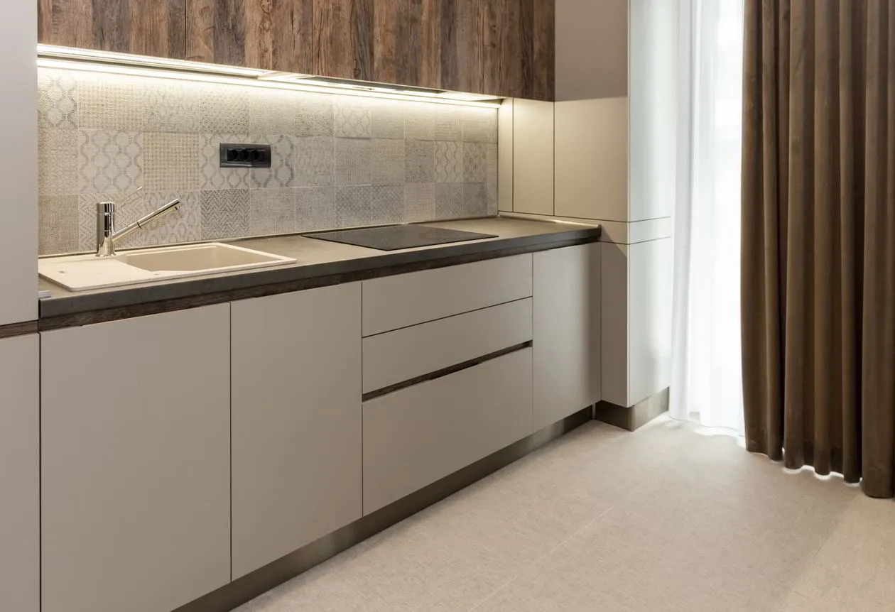 Mobila Bucatarie pe un perete, unita cu Living-Room si Hol, 63m², x H 244cm — foto 23 din 36