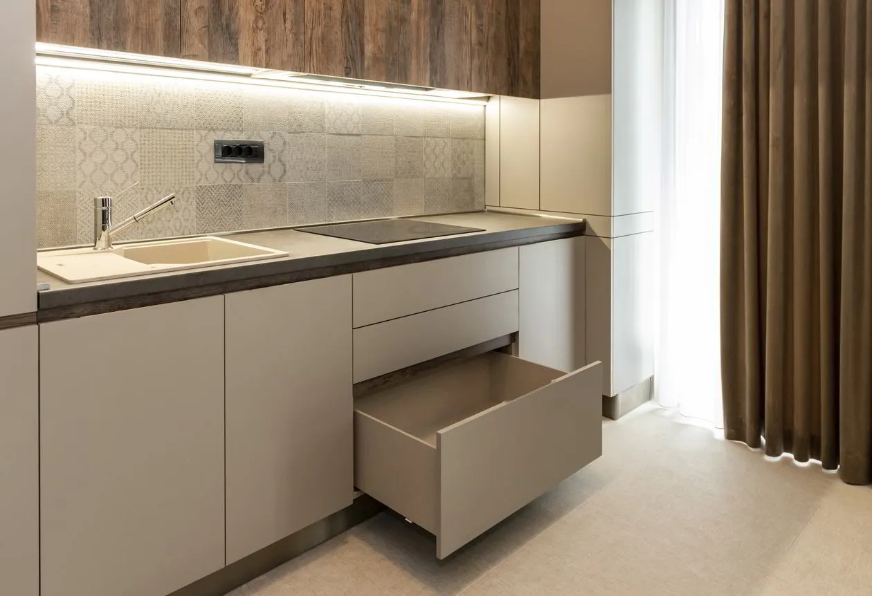 Mobila Bucatarie pe un perete, unita cu Living-Room si Hol, 63m², x H 244cm — foto 24 din 36
