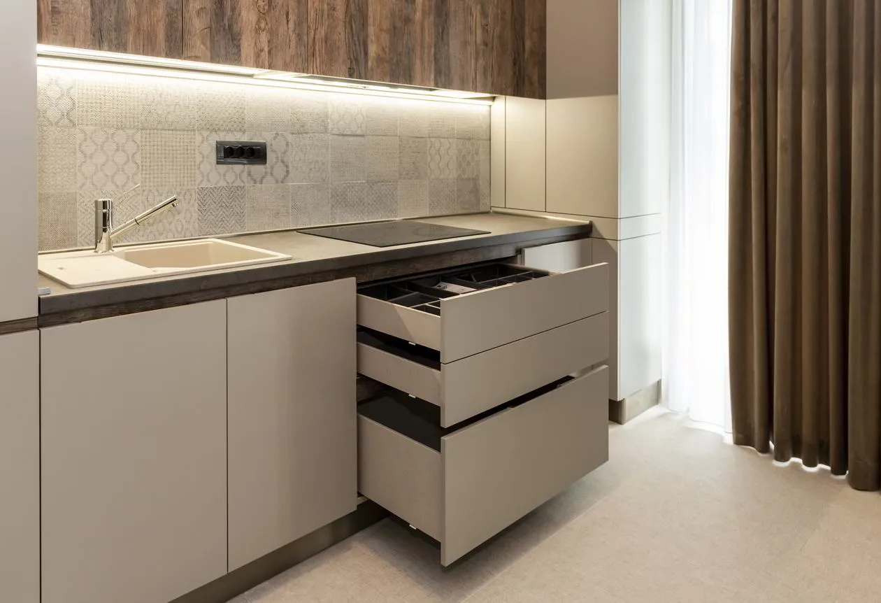Mobila Bucatarie pe un perete, unita cu Living-Room si Hol, 63m², x H 244cm — foto 26 din 36