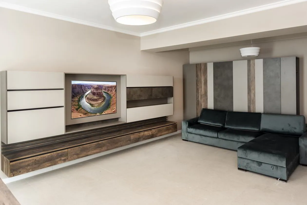 Mobila Bucatarie pe un perete, unita cu Living-Room si Hol, 63m², x H 244cm — foto 2 din 36