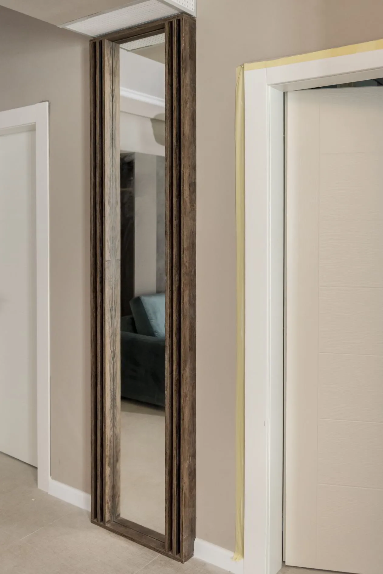 Mobila Bucatarie pe un perete, unita cu Living-Room si Hol, 63m², x H 244cm — foto 11 din 36