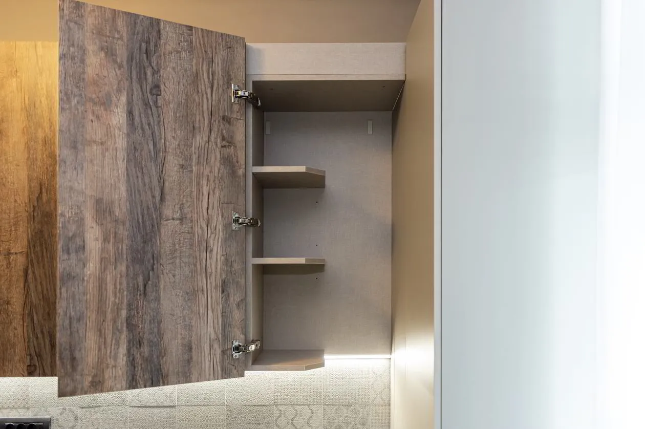 Mobila Bucatarie pe un perete, unita cu Living-Room si Hol, 63m², x H 244cm — foto 34 din 36