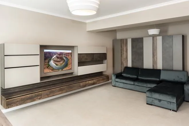 Mobila Bucatarie pe un perete, unita cu Living-Room si Hol, 63m², x H 244cm — foto 6 din 7