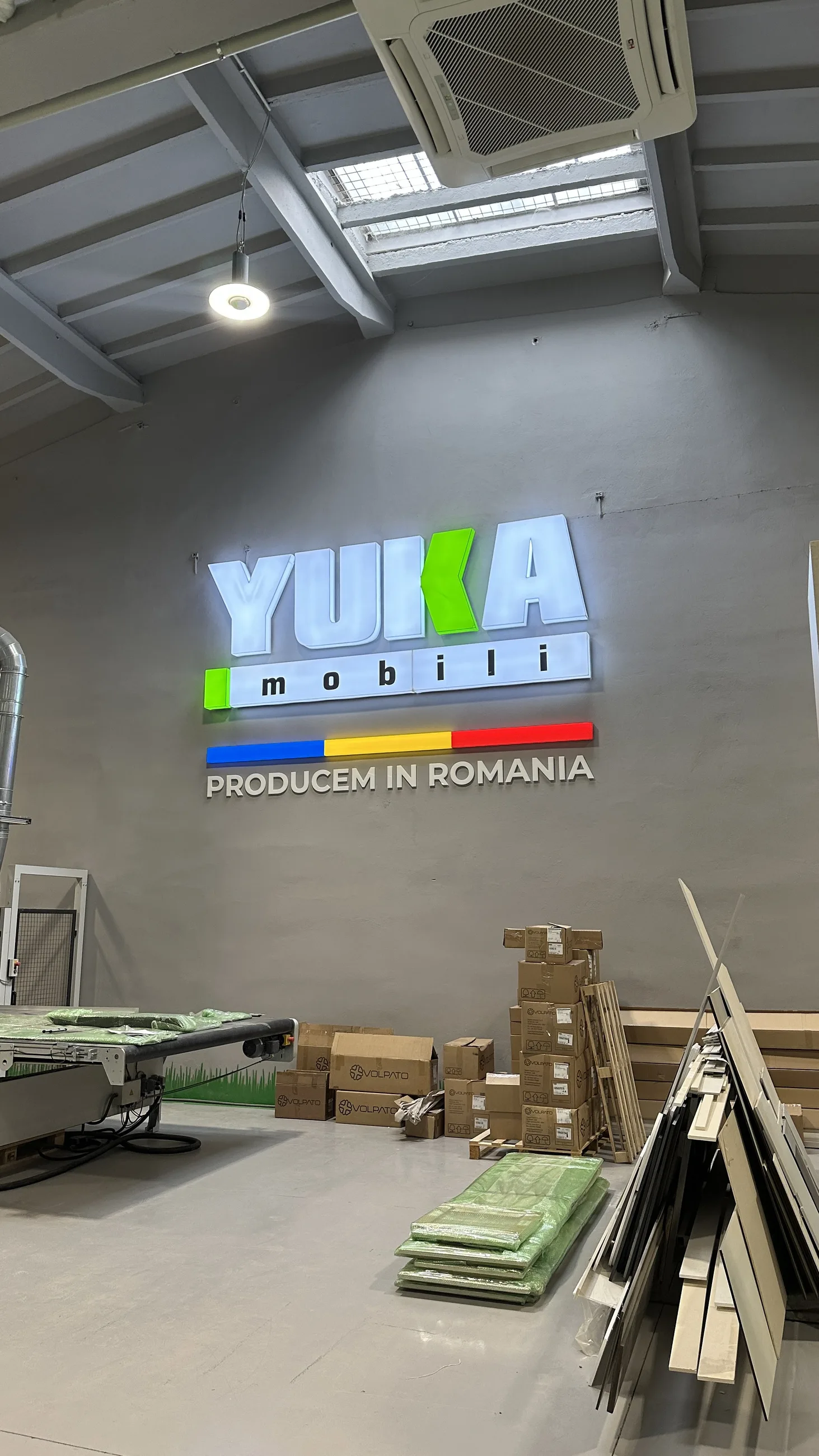 Detaliu real din fabrica YUKA